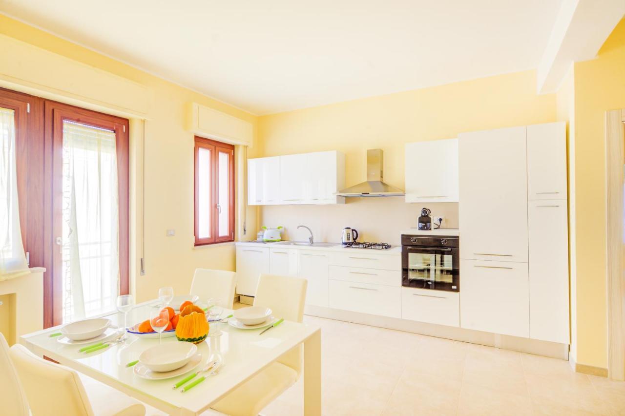 Domus Iose Seaview Apartment Syracuse Exterior photo